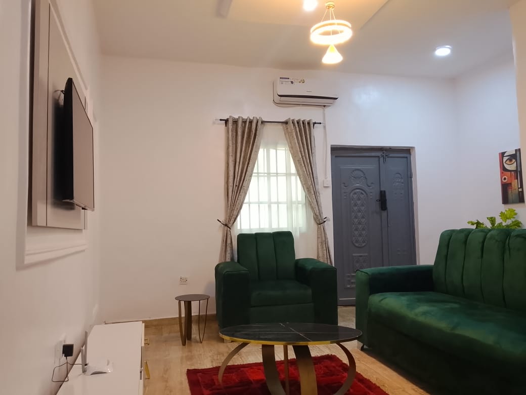 Luxe 1 – living room side view